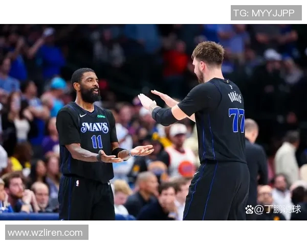 欧文持球强突 内线高难度抛投得手