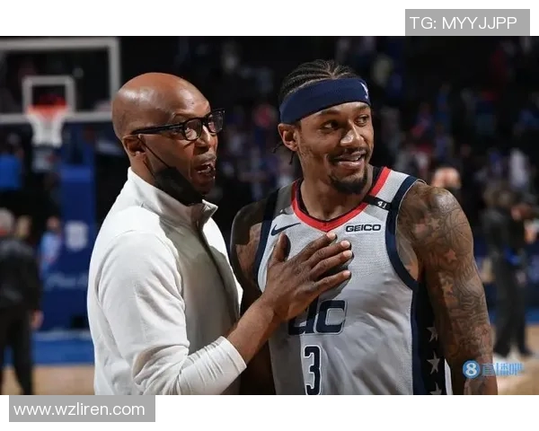 大义灭亲！马祖拉骂裁判 助教卡塞尔来劝 被马祖拉一把摔飞！