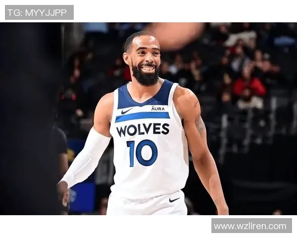 交易市场最活跃的球队！送走2将换3人还不满足，和火箭商讨换控卫